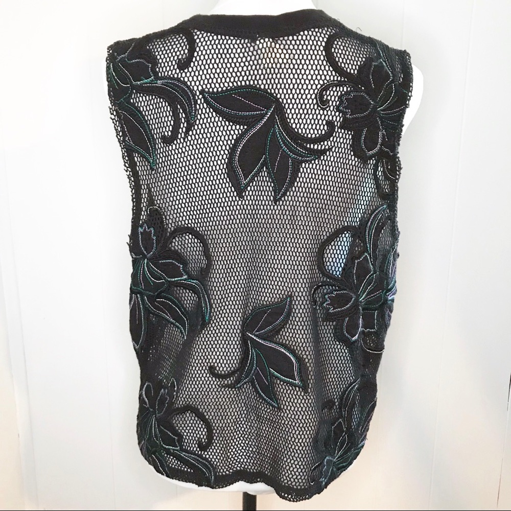 ❌SOLD❌ FREE PEOPLE Embroidered Appliqué  Top - Picture 7 of 8